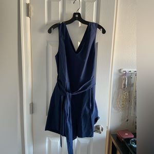 Club Monaco Madria shorts romper, Sz 10, NWT (Navy/Aquamarine)